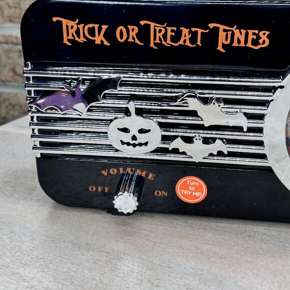 Mr. Halloween Vintage Style Halloween Spooky Rapsody Radio Battery Operated New - Picture 2 of 11